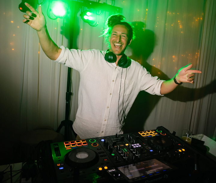 Live at Mr Barval